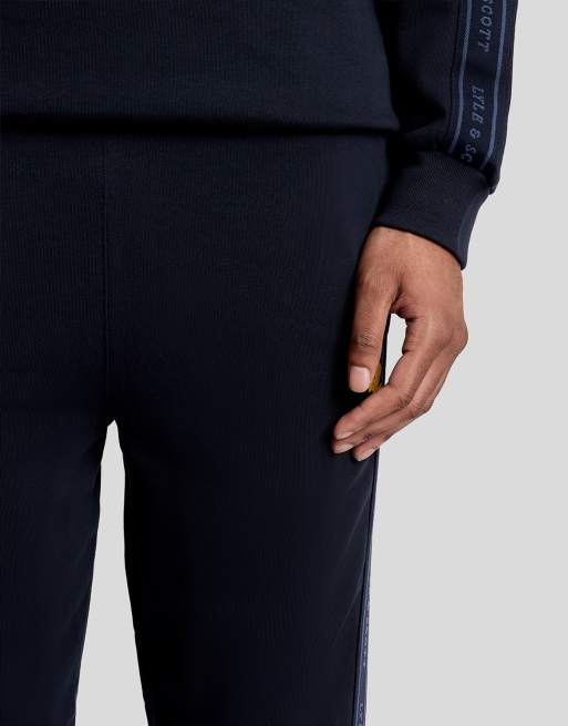 Lyle & Scott joggers con fascia jacquard a metà gamba in z271 blu navy scuro, 3 di 7