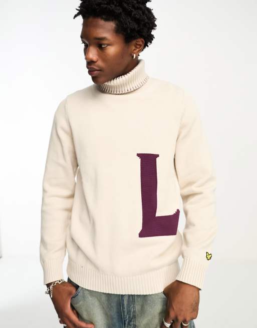 Knitted jumper with outlet initial