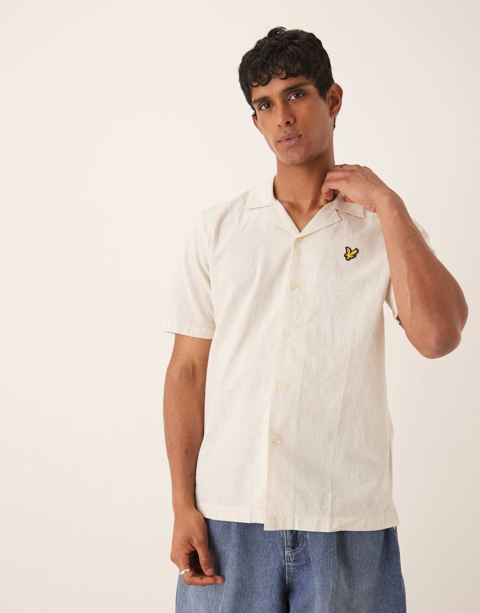 Бежевая оксфордская рубашка со свободным воротником из льняной смеси Lyle &Scott