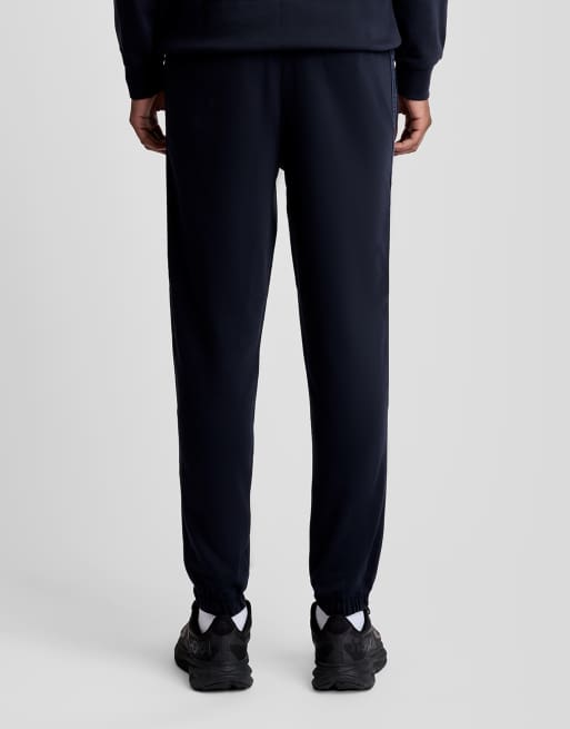 Lyle & Scott Mid bottoms jacquard tape joggers in z271 dark navy, 4 of 7