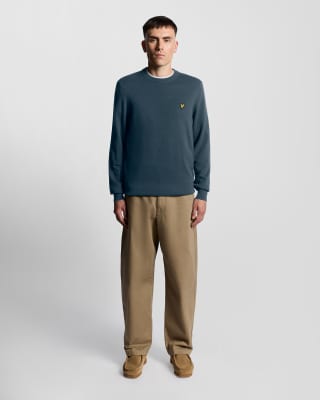 Lyle & Scott Mid knits cotton crew neck jumper in z271 dark navy