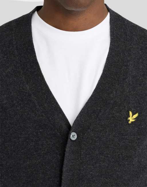 Lyle & Scott Mid knits lambswool blend v neck cardigan in w155 jet black marl, 3 of 6
