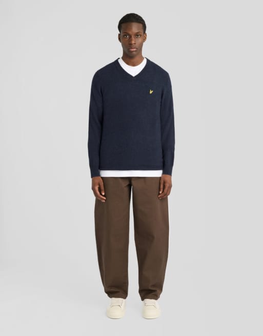 Lyle & Scott Mid knits Pullover mit V-Ausschnitt aus Lammwollmix in dunkel marine meliert, 2 von 6
