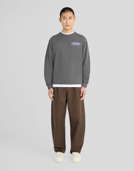 Lyle & Scott Mid layers branded repeat graphic sweatshirt in w635 gunmetal, 2 of 6