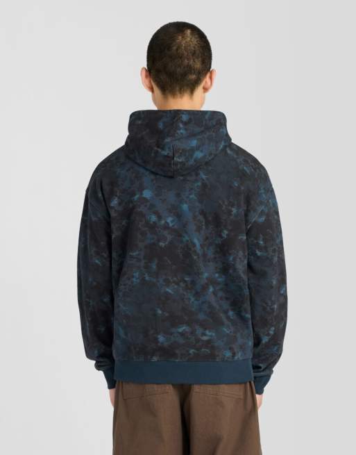 Lyle & Scott Mid layers digital animal print pullover hoodie in z271 dark navy, 4 of 6