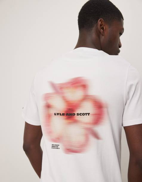 Lyle & Scott – Motion – Biały T-shirt z kwiatową grafiką - view 1