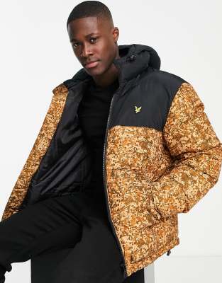 Lyle & Scott padded contrast print puffer jacket in black