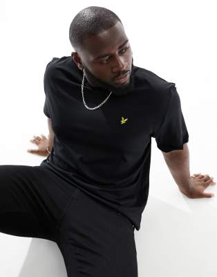 Lyle & Scott Lyle & Scott PLUS icon logo t-shirt in black