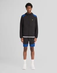 Lyle & Scott Shorts panelled shorts in y393 jet black/ navy peony