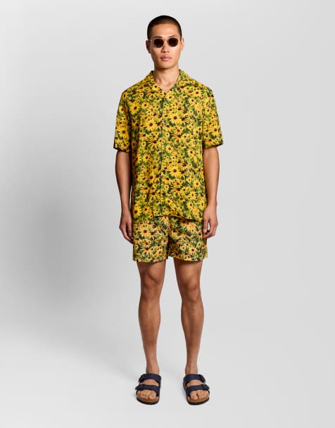 Lyle & Scott Shorts wild garden print swimshort in 756 super yellow