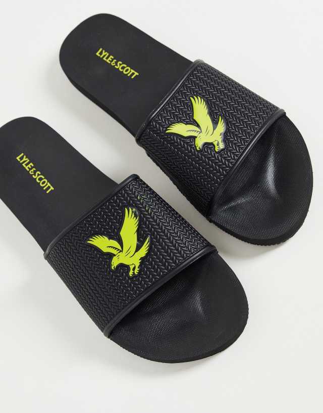 Lyle & Scott sliders in black