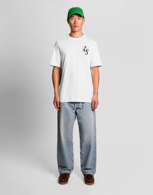 Lyle & Scott Ss t-shirts dandelion script graphic t-shirt in 626 white, 2 of 5