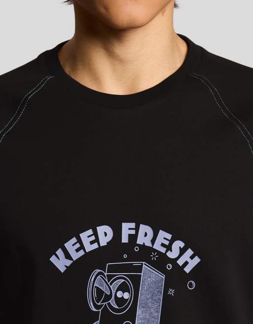 Lyle & Scott Ss t-shirts keep fresh graphic t-shirt in y172 jet black/ bubble blue, 3 of 5