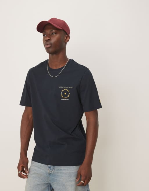 Lyle & Scott - T-shirt met grafische 'Athletic' print in marineblauw, 2 van 4
