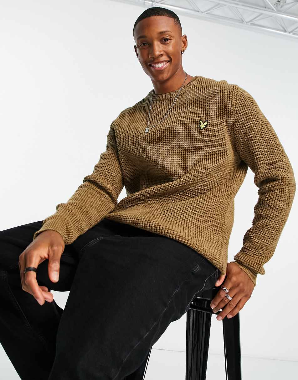 Lyle & Scott Vintage tuck stitch knitted jumper in bronze camel
