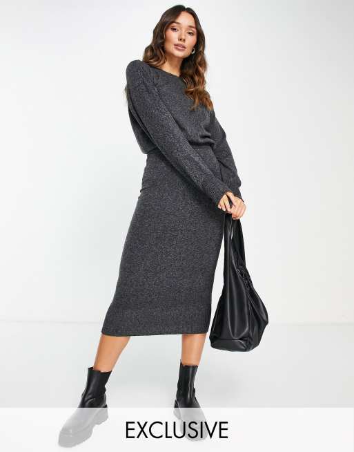 M Lounge - Midi-sweaterkjole med overlag