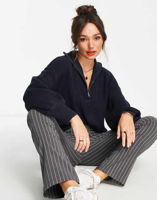 M Lounge – Pullover in tiefem Marineblau mit halblangem Reißverschluss und Stehkragen