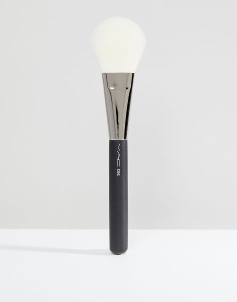 MAC 135S Large Flat Powder Brush - view 1