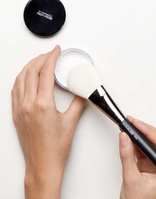powder brush mac