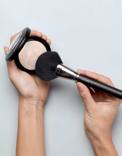 MAC 140S Synthetic Full Fan Brush, 2 of 4
