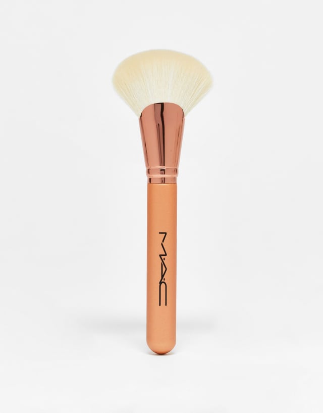 MAC 143S Fan Brush