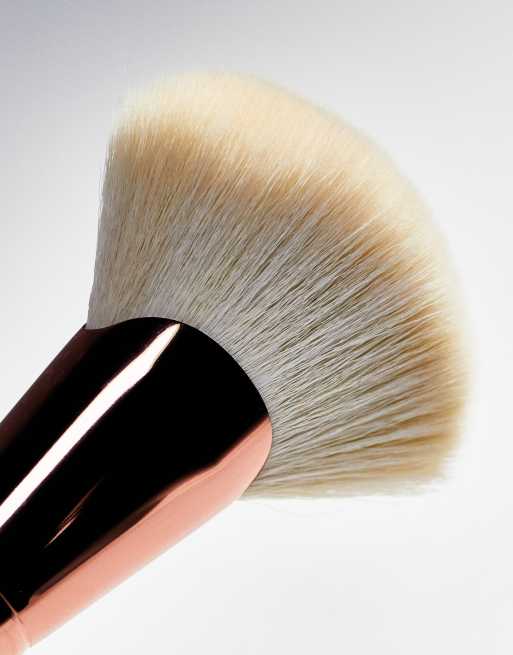 MAC 143S Fan Brush ASOS