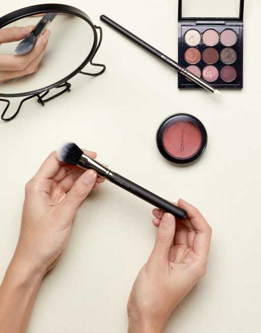 MAC 159S Duo Fibre Blush Brush, 2 of 4