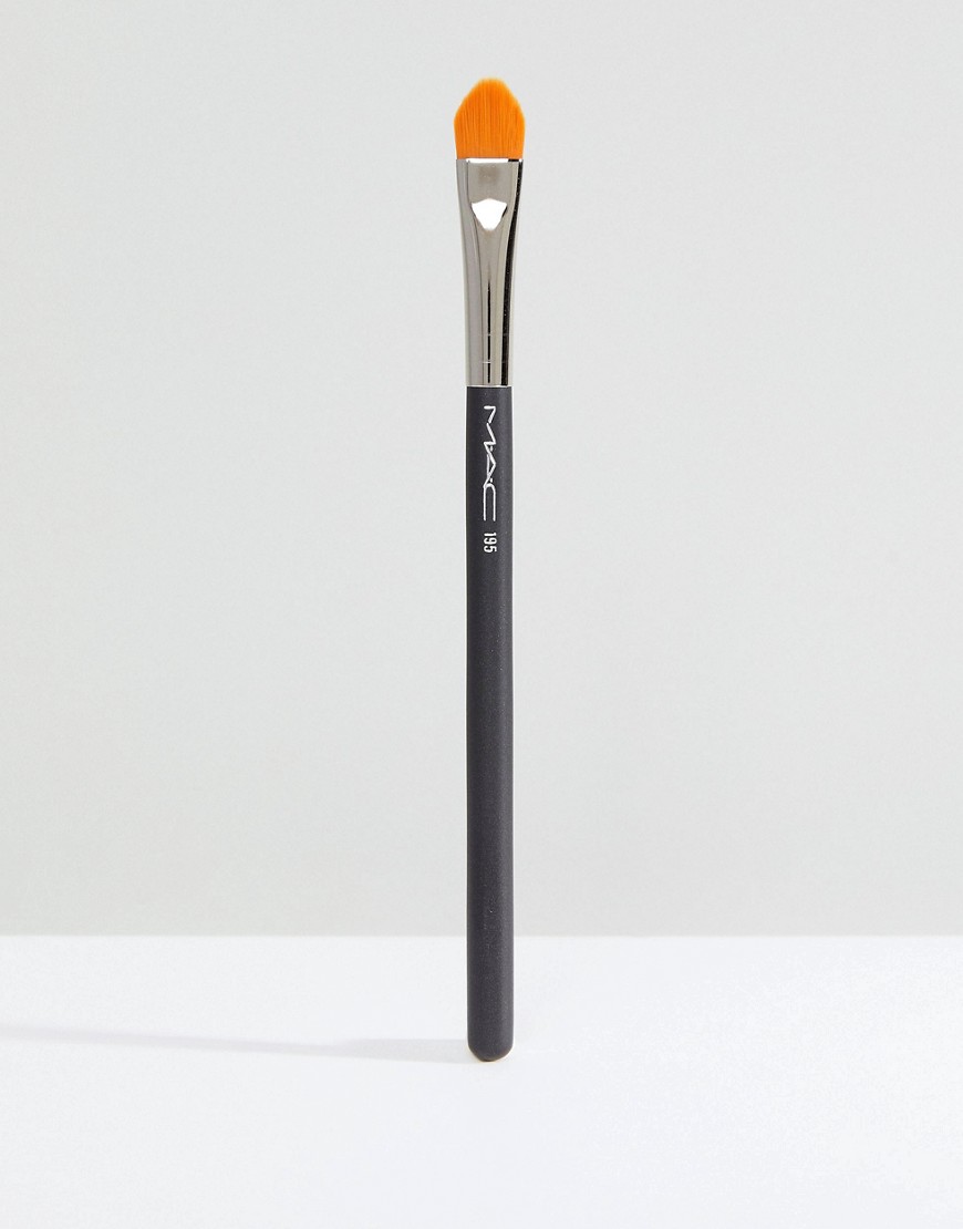 MAC 195 Concealer Brush-No colour