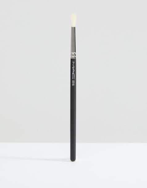 MAC – 221S – Small Tapered Blending Brush – Liten, avsmalnande blendingborste - view 1