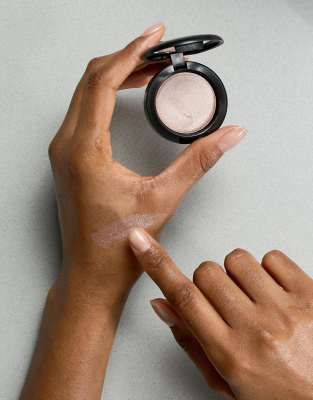 mac cream colour base shell