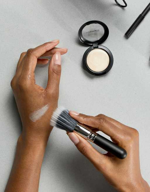 MAC Cream Colour Eyeshadow Base - Pearl | ASOS