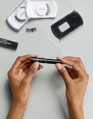 MAC Liquidlast Liner - Point Black