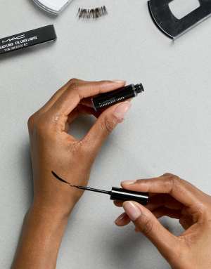 MAC Liquidlast Liner - Point Black
