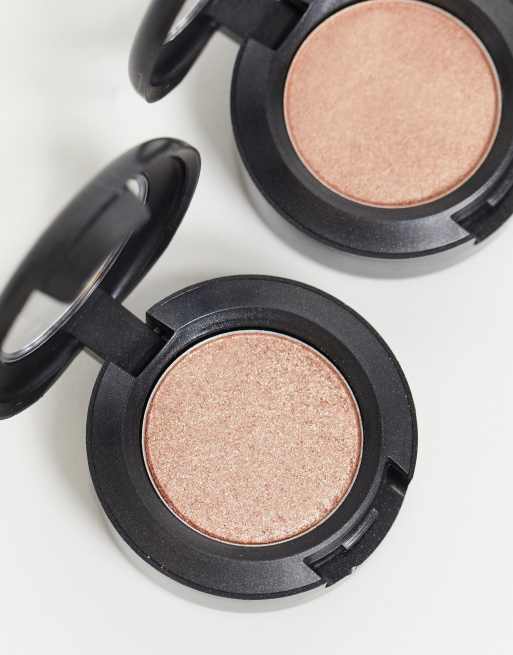 MAC – Matt ögonskugga i All That Glitters, 2 av 4