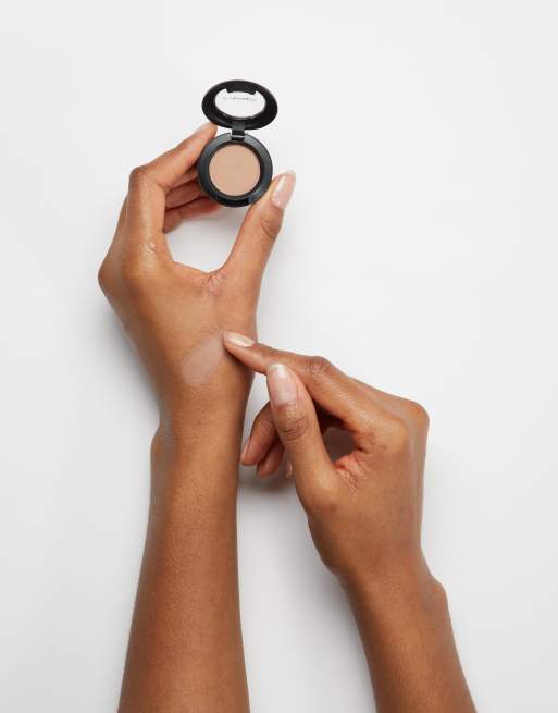 MAC – Matte – Mały cień do powiek odcień Wedge, 4 z 4