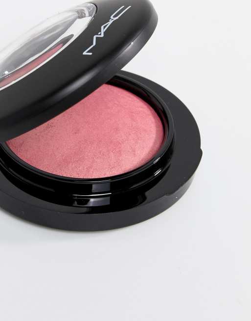 MAC –  Mineral rouge - Petal Power, 3 av 4