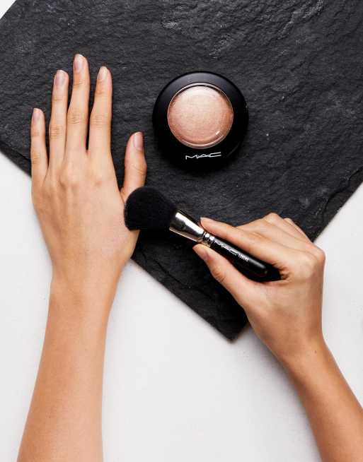 MAC – Mineralize Hudfinish - Soft And Gentle, 2 av 4
