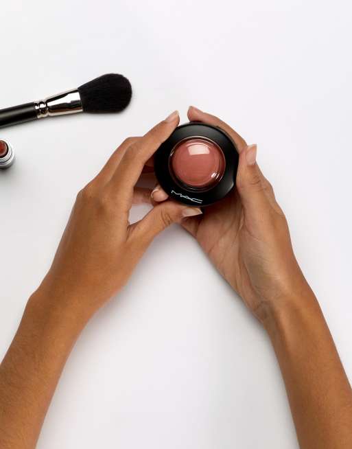 MAC – Mineralize rouge - Like Me Love Me, 2 av 4