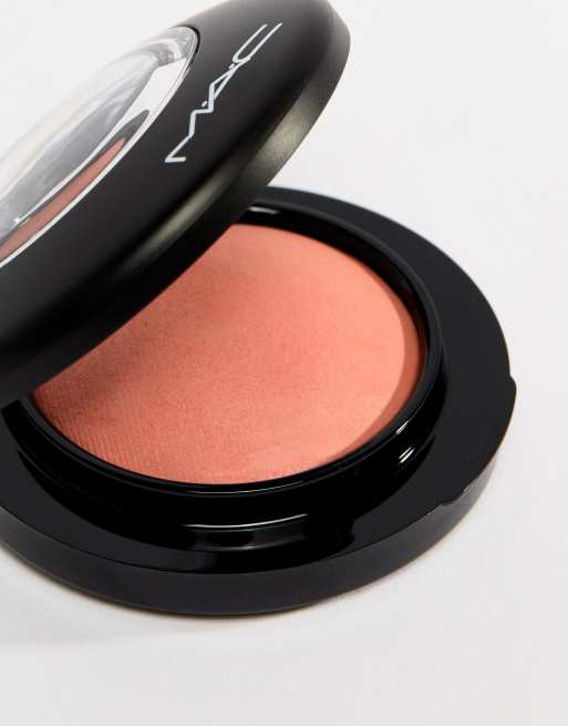 MAC – Mineralize rouge - Like Me Love Me, 3 av 4
