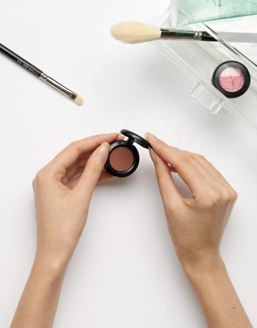 MAC - Petite ombre à paupières mate - Swiss Chocolate, 2 de 4
