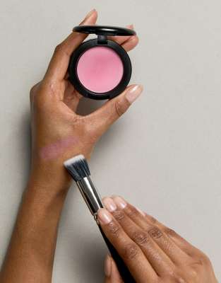pink powder blush