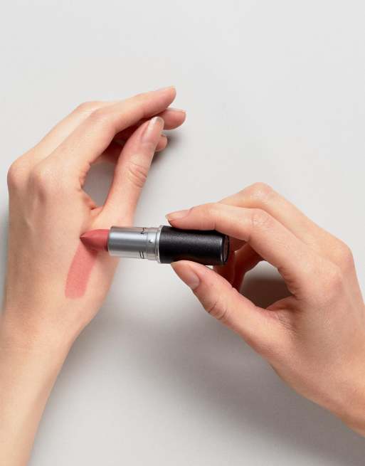 MAC Retro - Matowa szminka - Runway Hit, 4 z 4