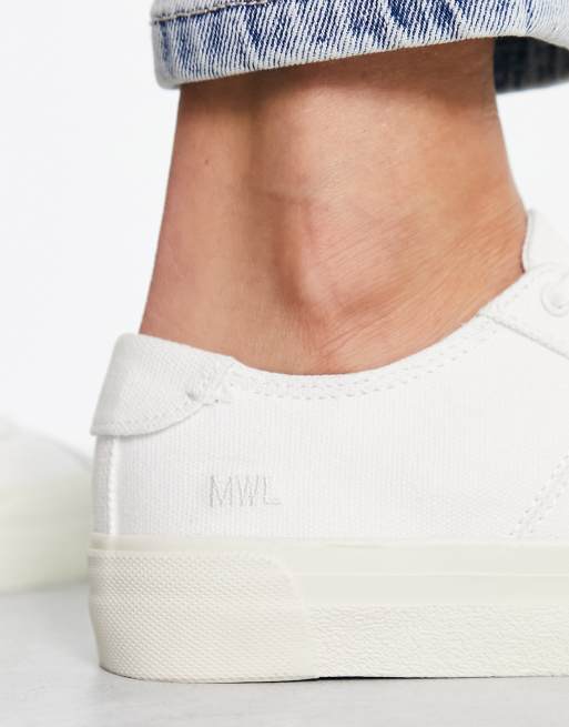 White canvas low top sneakers sale