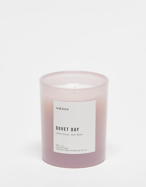 MAEGEN x ASOS Exclusive – Duvet Day – Świeczka