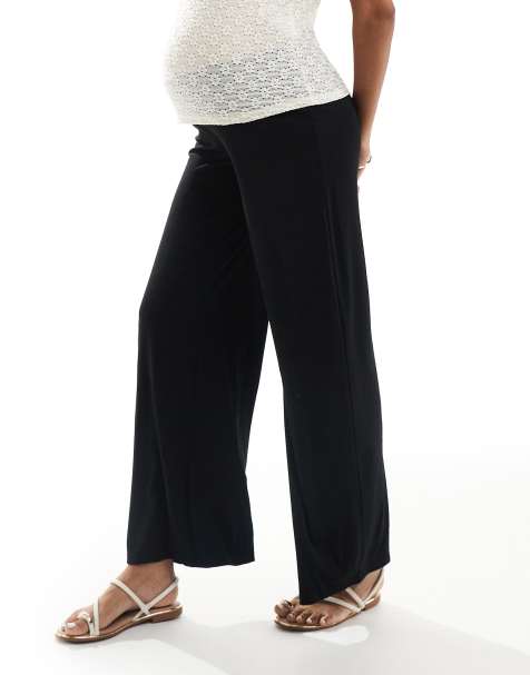 Mamalicious – Elastische Hose in Schwarz mit gesmoktem Unterbauch-Bund und weitem Bein - view 1