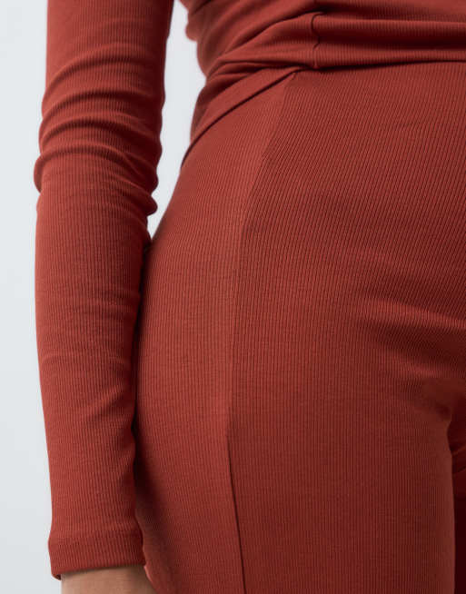Mamalicious Grossesse ensemble coordonné en maille côtelée épaisse à jambes larges couleur henna brûlé, 4 de 5