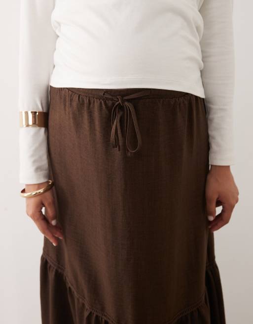Mamalicious - Jupe longue de grossesse style bohème avec cordon de serrage à la taille et volants - Chocolat, 3 de 5