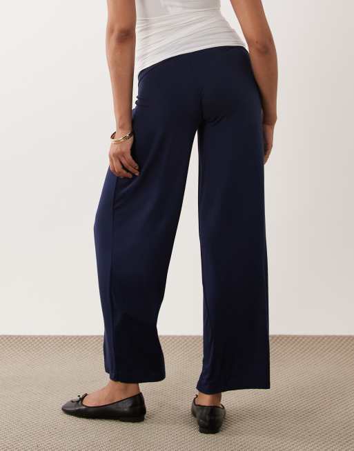 Mamalicious Maternity 2-function balloon jersey pants in navy, 3 of 5