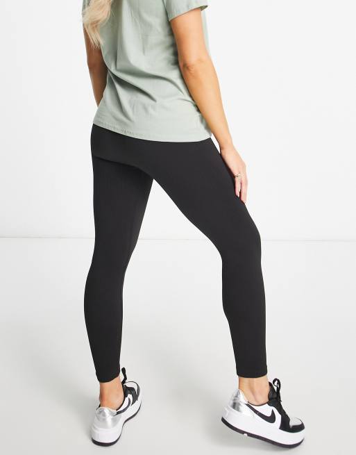 Mamalicious Maternity active legging co-ord in black , 4 of 4