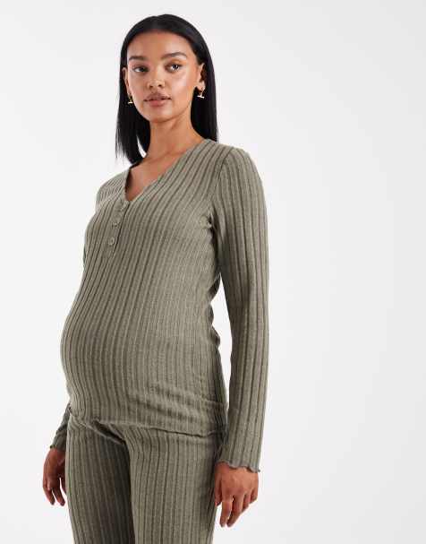 Mamalicious Maternity – Bardzo miękki prążkowany top do karmienia z prążkami i dekoltem henley w kolorze khaki, część zestawu - view 1